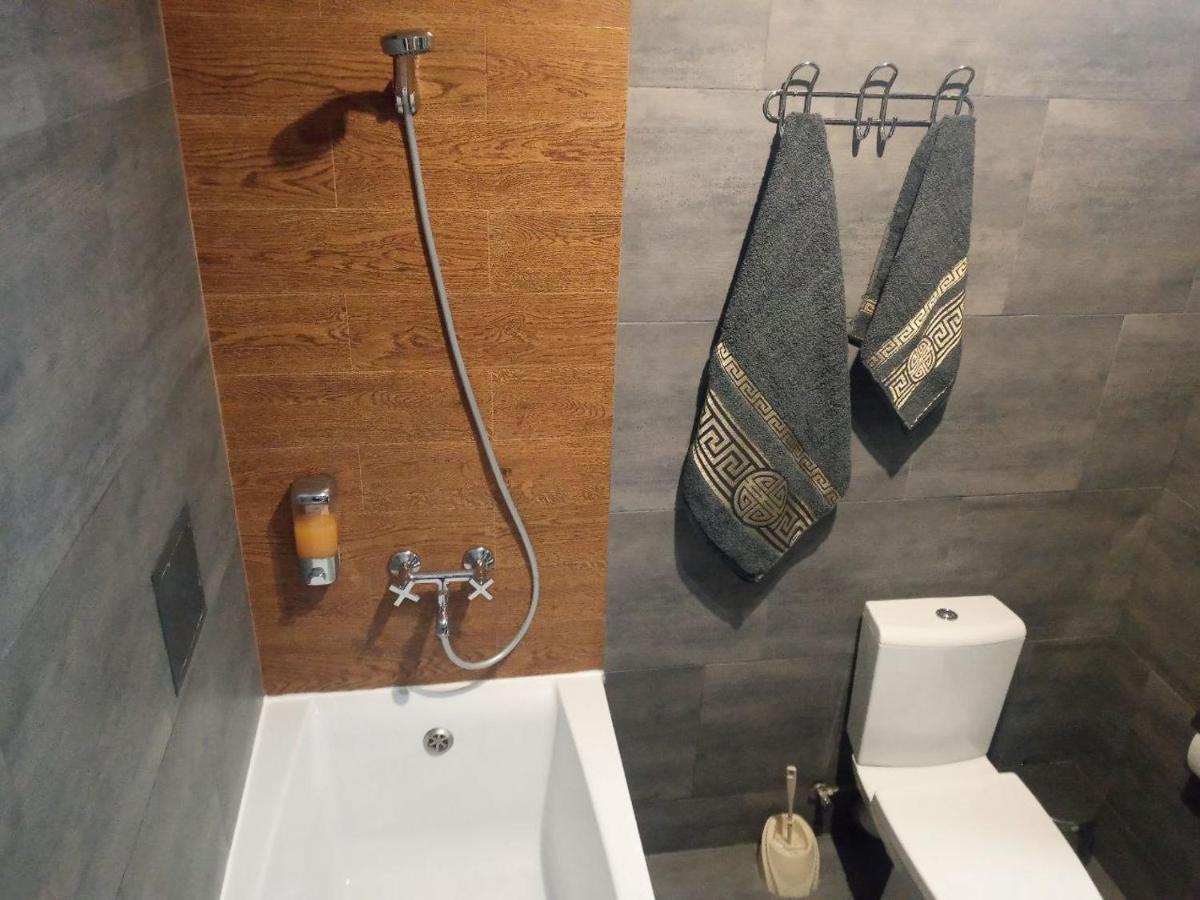 Нова Квартира В Центрі Міста Uzhhorod Bagian luar foto