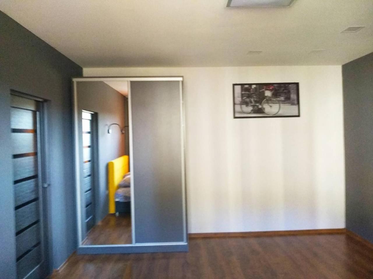 Нова Квартира В Центрі Міста Uzhhorod Bagian luar foto